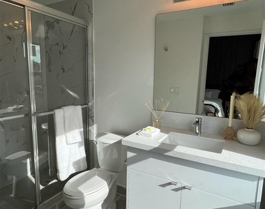 2526 Pierce Street - Photo Thumbnail 9