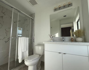 2526 Pierce Street - Photo Thumbnail 6