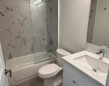 2526 Pierce Street - Photo Thumbnail 8