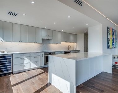 3030 Mckinney Avenue - Photo Thumbnail 6