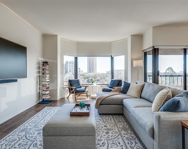 3030 Mckinney Avenue - Photo Thumbnail 3
