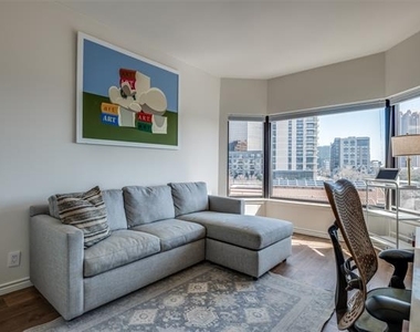 3030 Mckinney Avenue - Photo Thumbnail 4