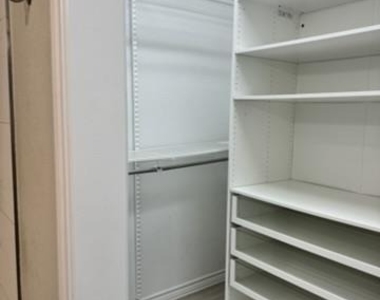 4347 Bellaire Drive S - Photo Thumbnail 18