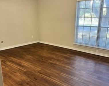 4347 Bellaire Drive S - Photo Thumbnail 13