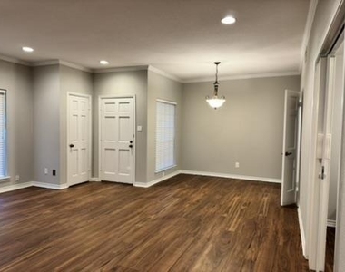 4347 Bellaire Drive S - Photo Thumbnail 4