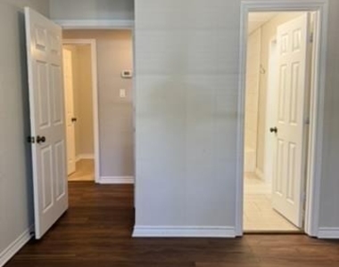 4347 Bellaire Drive S - Photo Thumbnail 15