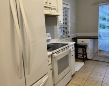 4347 Bellaire Drive S - Photo Thumbnail 6