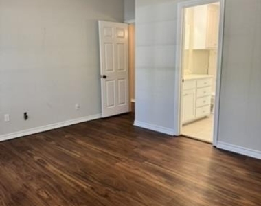4347 Bellaire Drive S - Photo Thumbnail 14