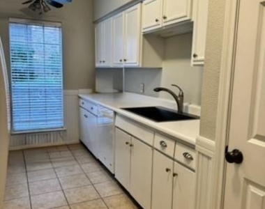 4347 Bellaire Drive S - Photo Thumbnail 7