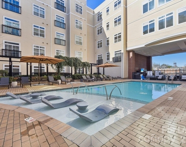 905 Kenilworth Avenue - Photo Thumbnail 1