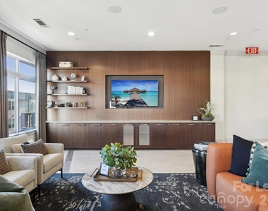 905 Kenilworth Avenue - Photo Thumbnail 6