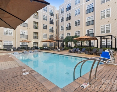 905 Kenilworth Avenue - Photo Thumbnail 2