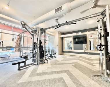 905 Kenilworth Avenue - Photo Thumbnail 17