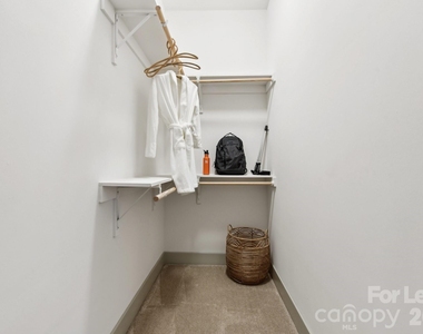 905 Kenilworth Avenue - Photo Thumbnail 39