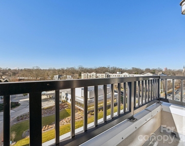 905 Kenilworth Avenue - Photo Thumbnail 10