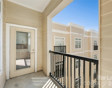 905 Kenilworth Avenue - Photo Thumbnail 47