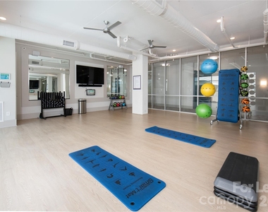 905 Kenilworth Avenue - Photo Thumbnail 18