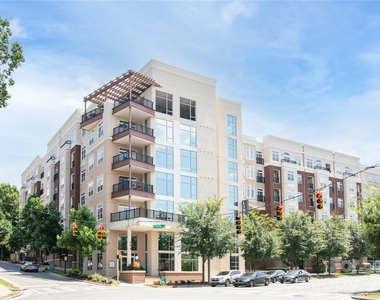 905 Kenilworth Avenue - Photo Thumbnail 2