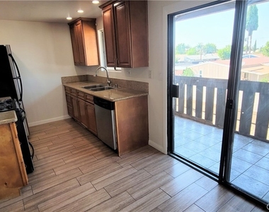 15351 Orange Avenue - Photo Thumbnail 15