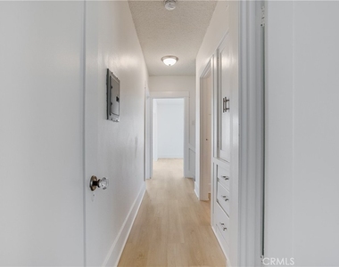 122 Belmont - Photo Thumbnail 15