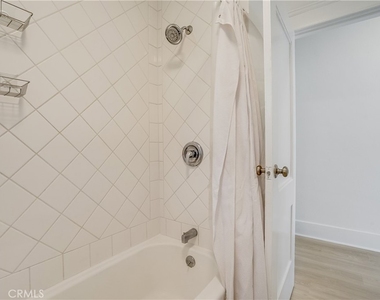 122 Belmont - Photo Thumbnail 17