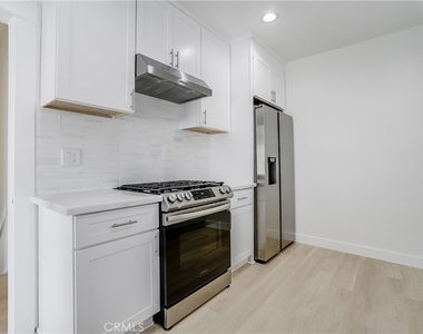 122 Belmont - Photo Thumbnail 7