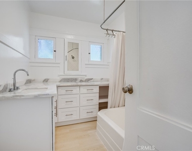 122 Belmont - Photo Thumbnail 16