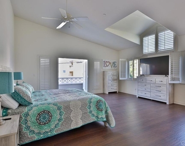 828 D Avenue - Photo Thumbnail 15