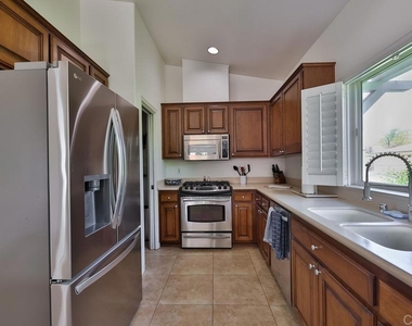 828 D Avenue - Photo Thumbnail 27