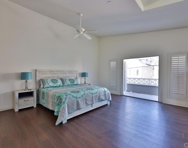 828 D Avenue - Photo Thumbnail 12
