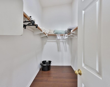 828 D Avenue - Photo Thumbnail 13