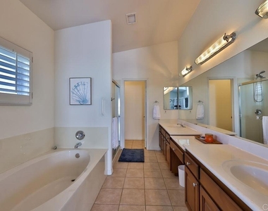 828 D Avenue - Photo Thumbnail 7