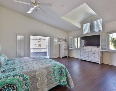 828 D Avenue - Photo Thumbnail 14