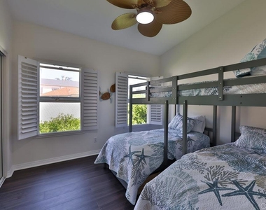 828 D Avenue - Photo Thumbnail 21