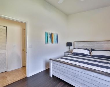 828 D Avenue - Photo Thumbnail 17