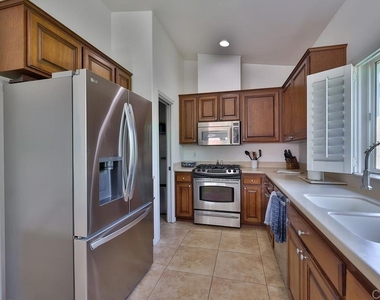 828 D Avenue - Photo Thumbnail 26