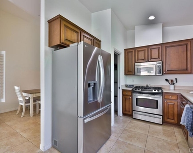 828 D Avenue - Photo Thumbnail 25