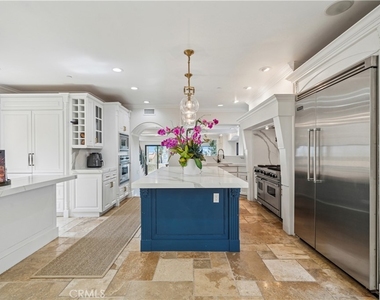 312 Carnation Avenue - Photo Thumbnail 7