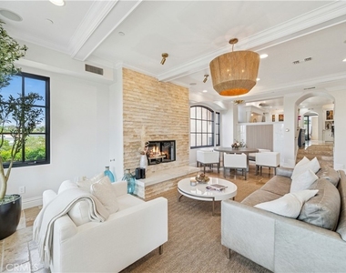 312 Carnation Avenue - Photo Thumbnail 6