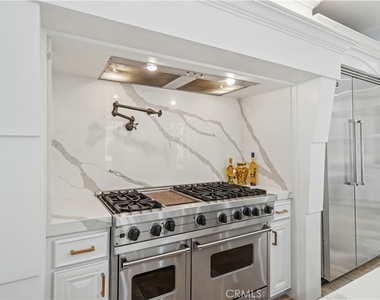 312 Carnation Avenue - Photo Thumbnail 8