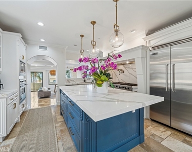 312 Carnation Avenue - Photo Thumbnail 9