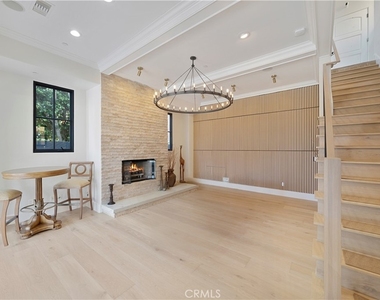 312 Carnation Avenue - Photo Thumbnail 2