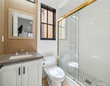 312 Carnation Avenue - Photo Thumbnail 25