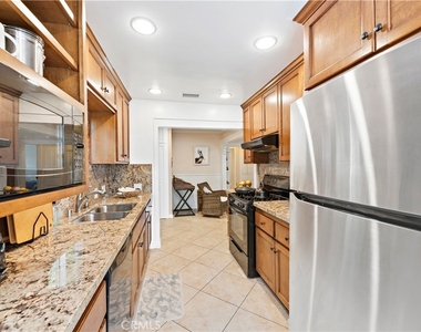 1466 Randall Way - Photo Thumbnail 20