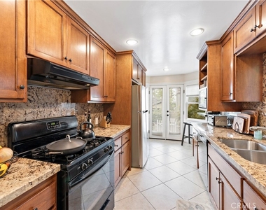 1466 Randall Way - Photo Thumbnail 19