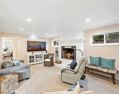 1466 Randall Way - Photo Thumbnail 4