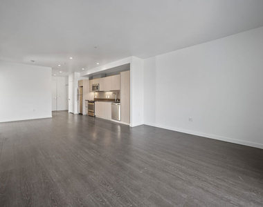 5800 Harold Way - Photo Thumbnail 4