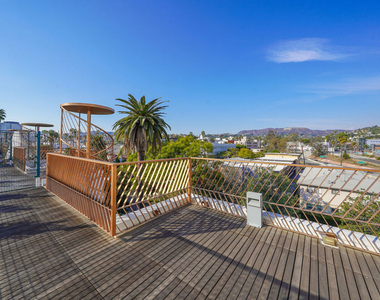 5800 Harold Way - Photo Thumbnail 6