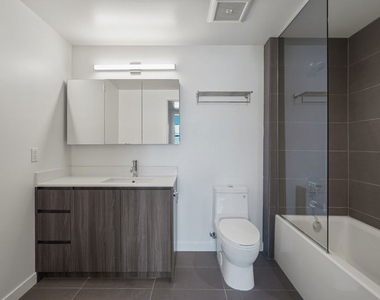 5800 Harold Way - Photo Thumbnail 13