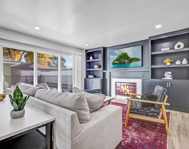 5254 Canoga Avenue - Photo Thumbnail 4